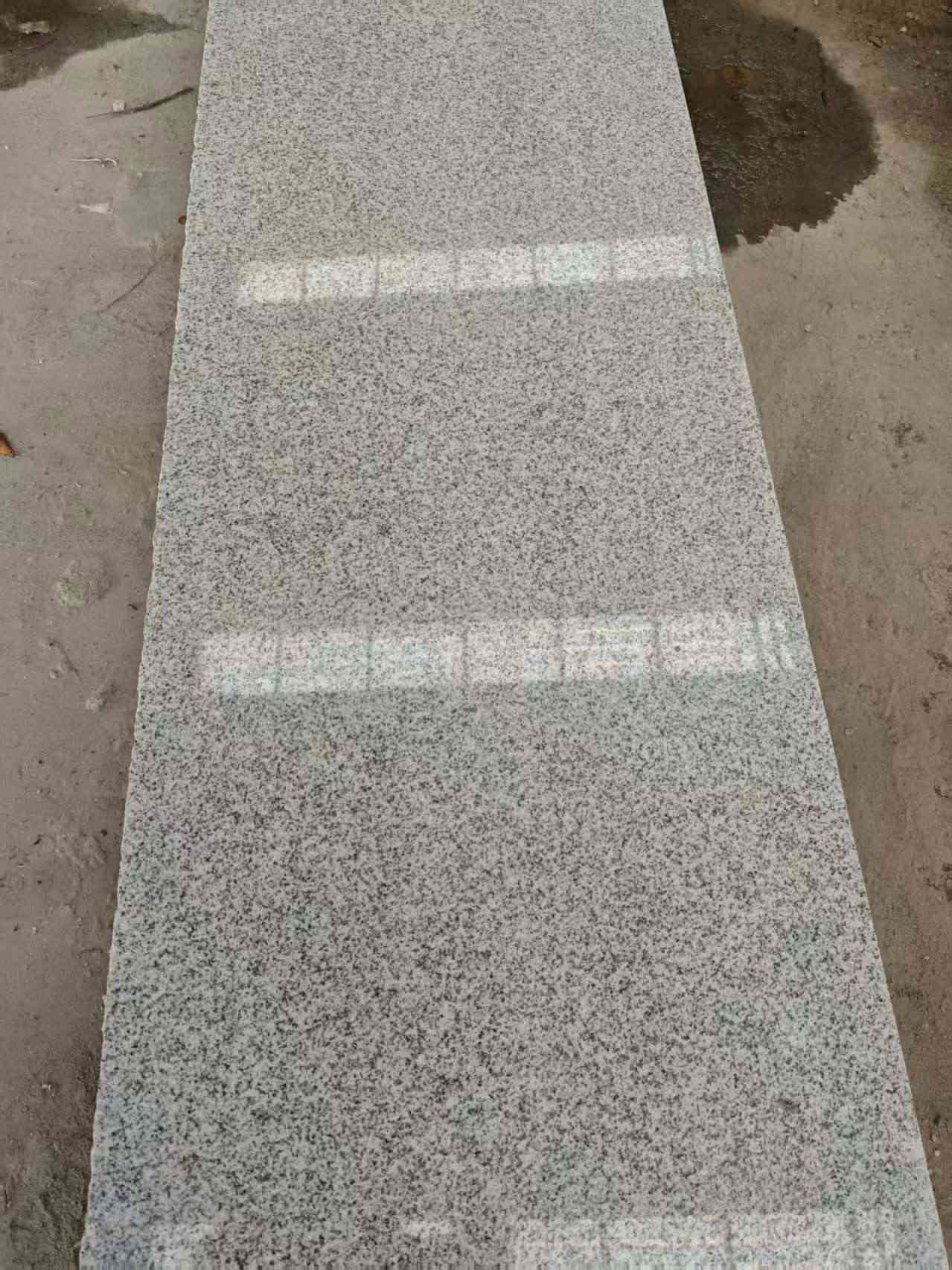 荆门芝麻白光面毛板